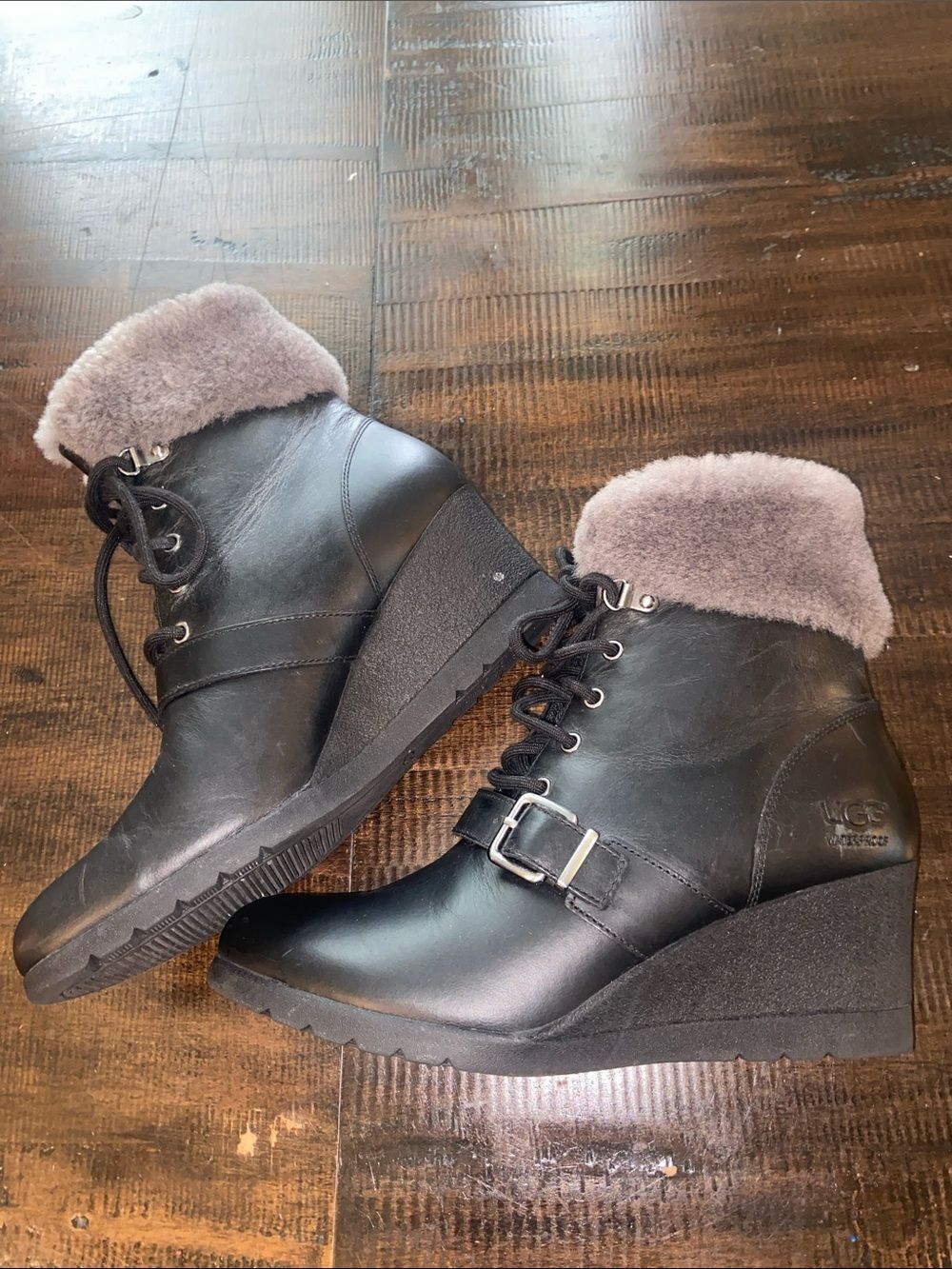 UGG Wedge Boot "Janney" Lace Up, Leather, Waterproof, Wool-Lined Size 9.5